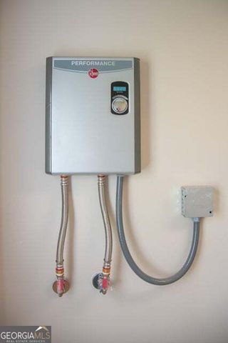 35 Marsh Avenue, Trion, GA 30753