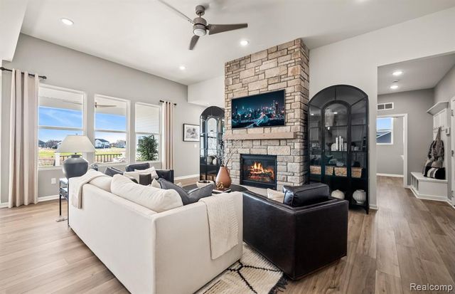 20409 West Kilburn Drive, Macomb, MI 48044