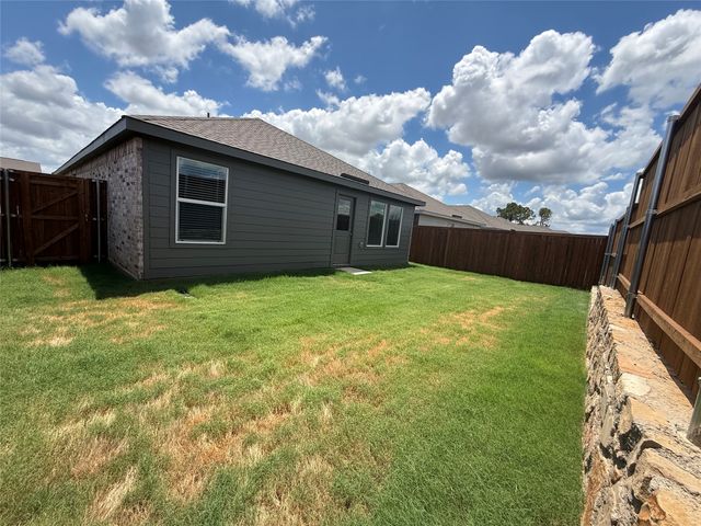 2524 Guineas Lane, Aubrey, TX 76227