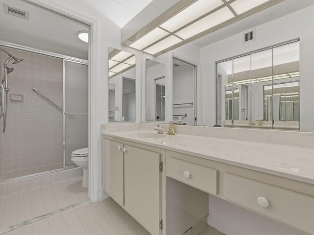 7292 S Devon Drive 302, Tamarac, FL 33321