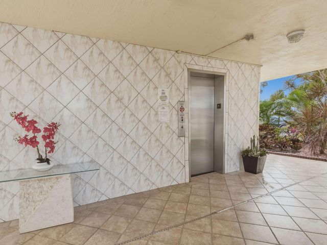 7292 S Devon Drive 302, Tamarac, FL 33321