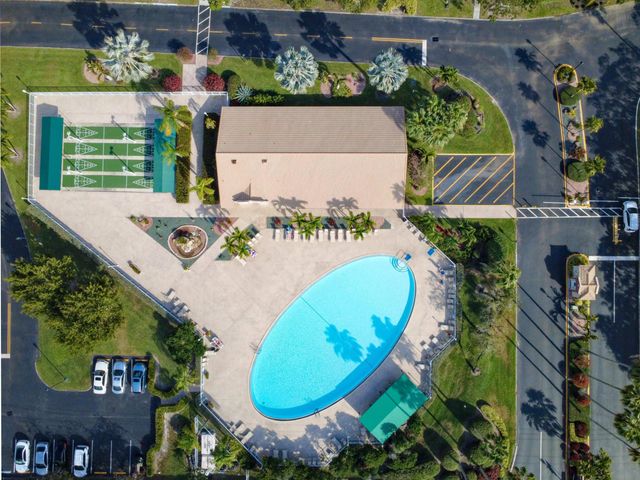 7292 S Devon Drive 302, Tamarac, FL 33321