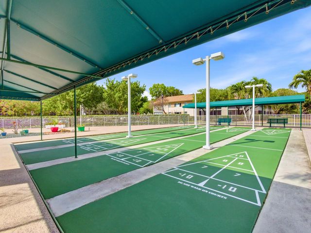 7292 S Devon Drive 302, Tamarac, FL 33321