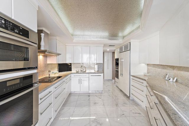 100 Lakeshore Drive 1056, North Palm Beach, FL 33408