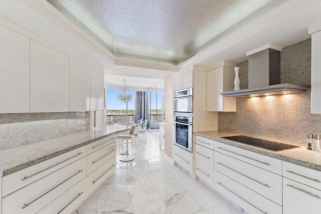 100 Lakeshore Drive 1056, North Palm Beach, FL 33408
