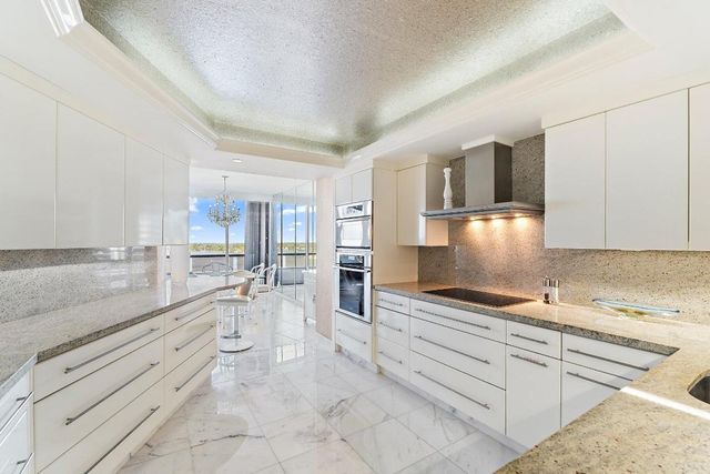 100 Lakeshore Drive 1056, North Palm Beach, FL 33408