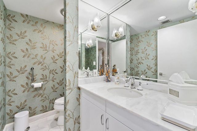 100 Lakeshore Drive 1056, North Palm Beach, FL 33408