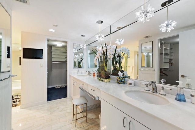 100 Lakeshore Drive 1056, North Palm Beach, FL 33408