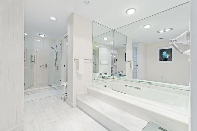 100 Lakeshore Drive 1056, North Palm Beach, FL 33408