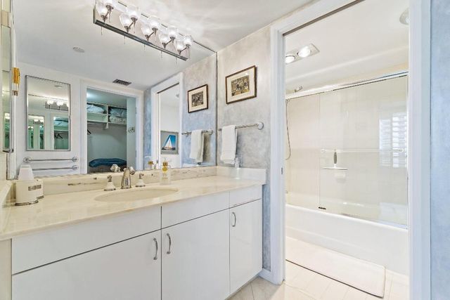 100 Lakeshore Drive 1056, North Palm Beach, FL 33408