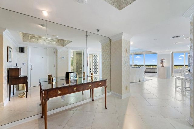 100 Lakeshore Drive 1056, North Palm Beach, FL 33408