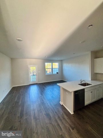 189 MAZZEO DR, Glassboro, NJ 08028