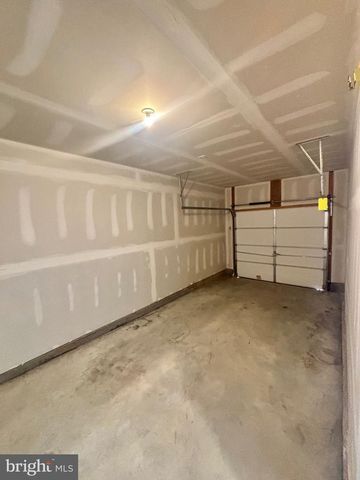 189 MAZZEO DR, Glassboro, NJ 08028