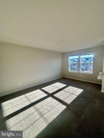 189 MAZZEO DR, Glassboro, NJ 08028