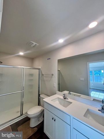 189 MAZZEO DR, Glassboro, NJ 08028