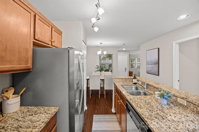 2210 Sumner Green Avenue M, Charlotte, NC 28203