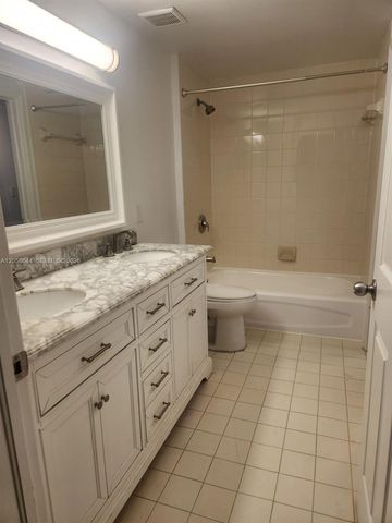 7085 Nova Drive 102, Davie, FL 33317