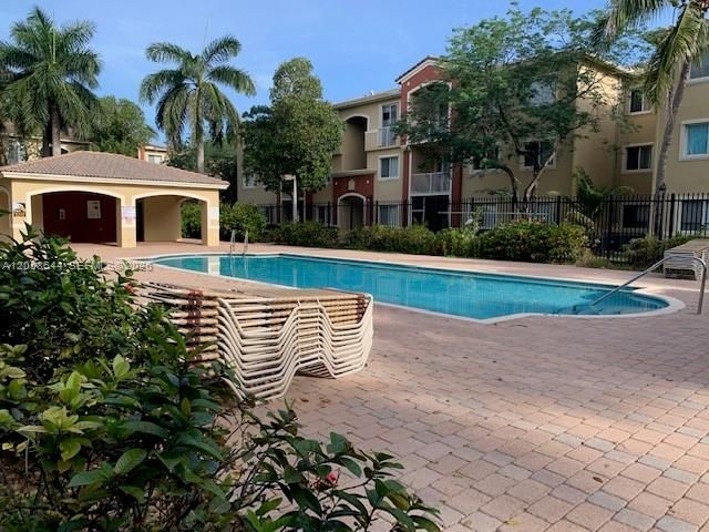 7085 Nova Drive 102, Davie, FL 33317
