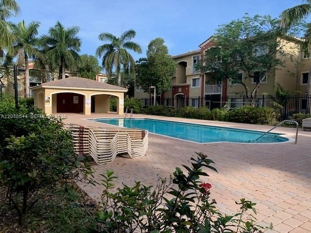 7085 Nova Drive 102, Davie, FL 33317