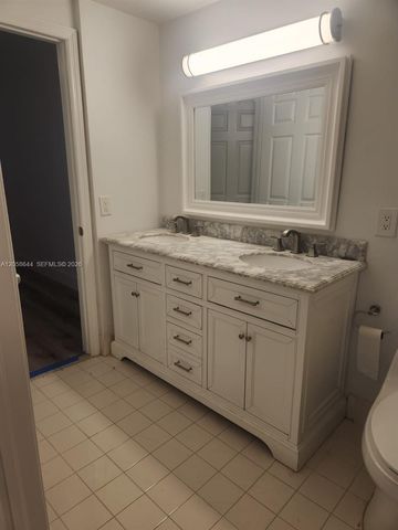 7085 Nova Drive 102, Davie, FL 33317