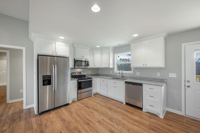 77 Dukes Park Rd, Summertown, TN 38483