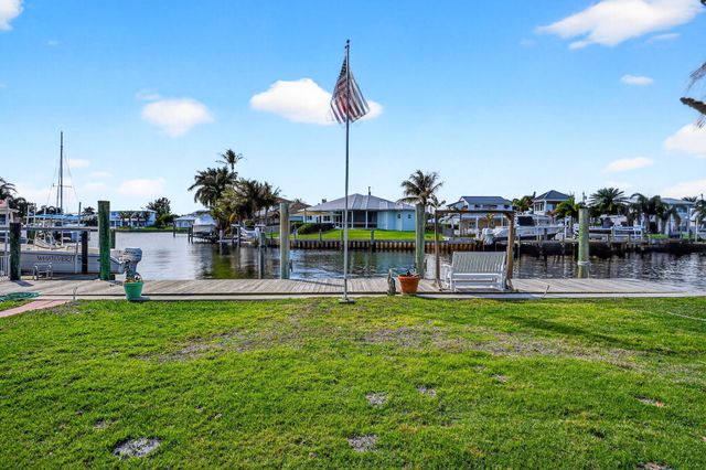 150 SW Beachway Avenue, Palm City, FL 34990