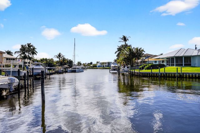 150 SW Beachway Avenue, Palm City, FL 34990