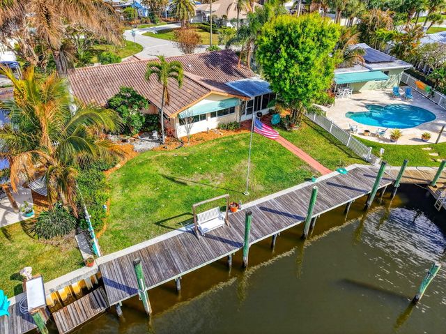 150 SW Beachway Avenue, Palm City, FL 34990