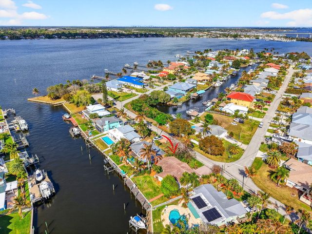 150 SW Beachway Avenue, Palm City, FL 34990