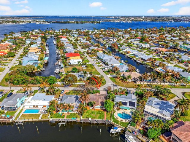 150 SW Beachway Avenue, Palm City, FL 34990