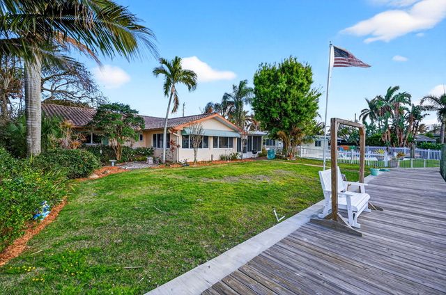 150 SW Beachway Avenue, Palm City, FL 34990