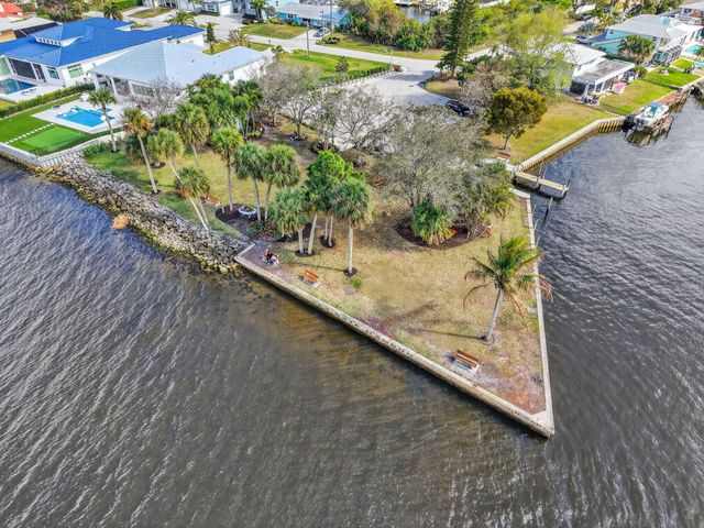 150 SW Beachway Avenue, Palm City, FL 34990