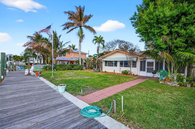 150 SW Beachway Avenue, Palm City, FL 34990