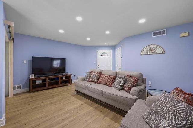 2202 Timber Ridge Court, Parlin, NJ 08859