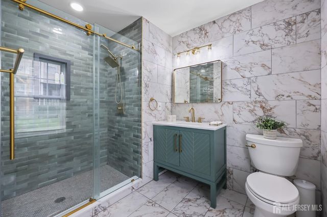 2202 Timber Ridge Court, Parlin, NJ 08859