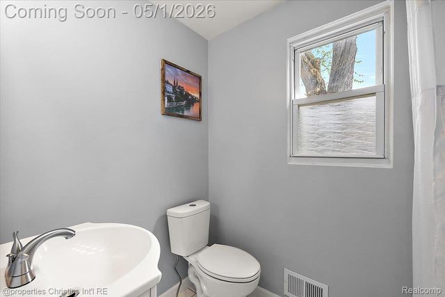 1691 Catalpa Drive, Berkley, MI 48072