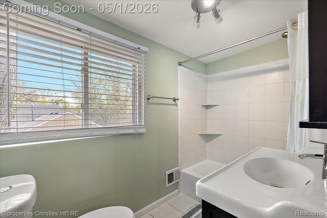 1691 Catalpa Drive, Berkley, MI 48072