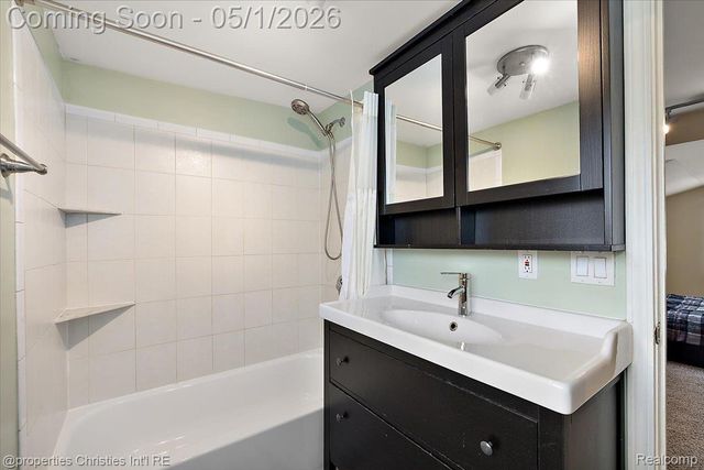 1691 Catalpa Drive, Berkley, MI 48072
