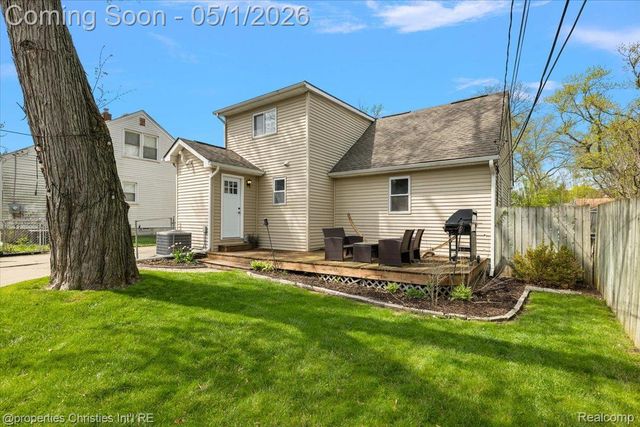 1691 Catalpa Drive, Berkley, MI 48072