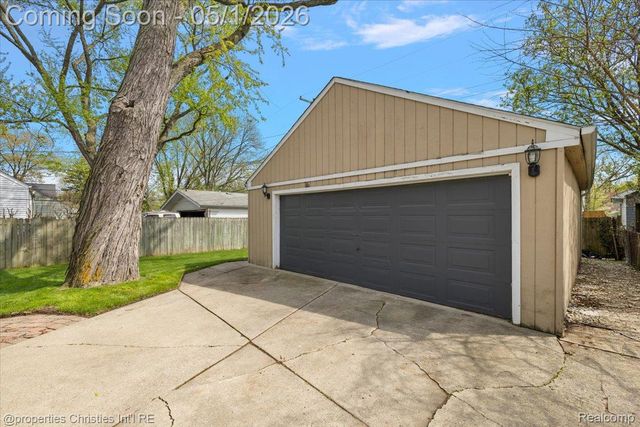 1691 Catalpa Drive, Berkley, MI 48072