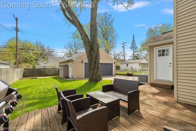 1691 Catalpa Drive, Berkley, MI 48072