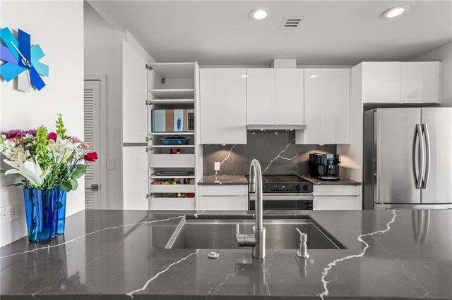 943 Peachtree Street NE 1414, Atlanta, GA 30309