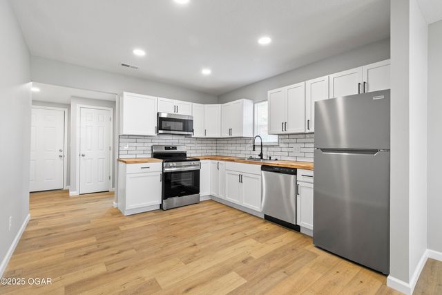 504 S McKinley Avenue, Joplin, MO 64801