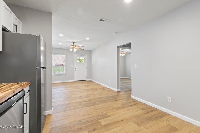 504 S McKinley Avenue, Joplin, MO 64801