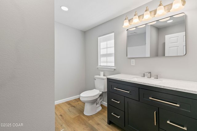 504 S McKinley Avenue, Joplin, MO 64801
