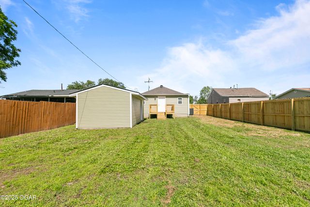 504 S McKinley Avenue, Joplin, MO 64801