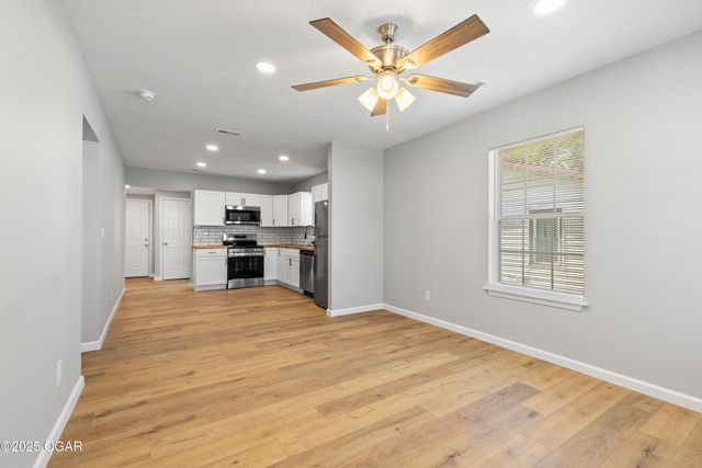 504 S McKinley Avenue, Joplin, MO 64801