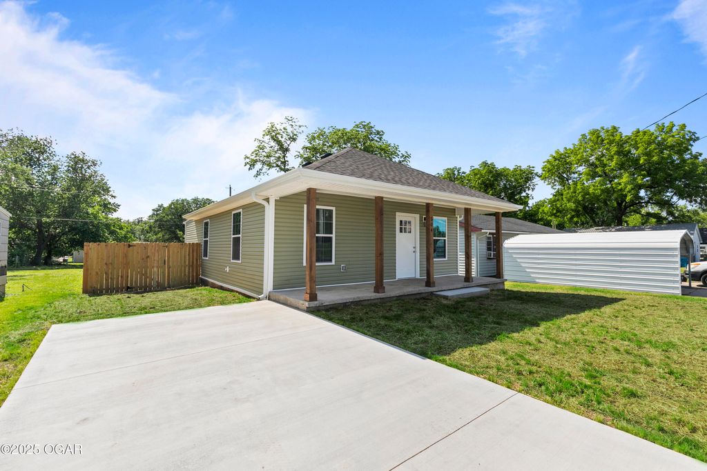 504 S McKinley Avenue, Joplin, MO 64801