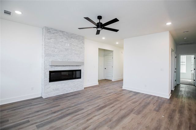 6806 SW Orange Avenue, Bentonville, AR 72713