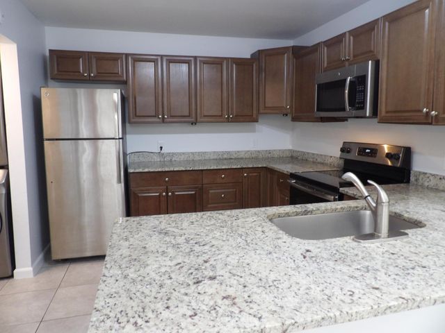 4132 Palm Bay Circle C, West Palm Beach, FL 33406